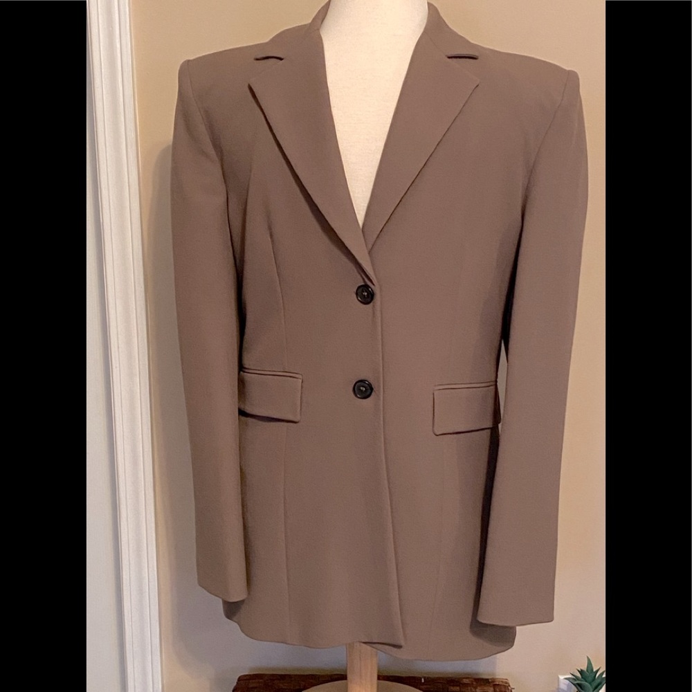 Zara fitted shoulder pad blazer. Size M. Light olive green color